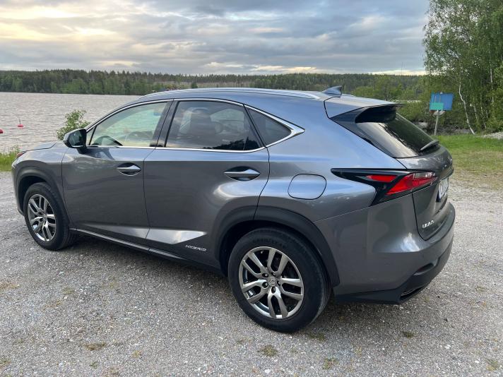 Lexus NX 300h Executive 2,5 AWD