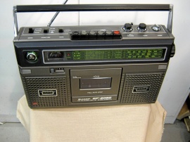 Sharp transistorradio "Boombox"