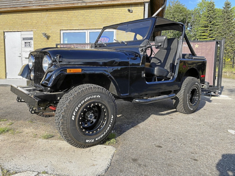 JEEP CJ7 "Top Less"