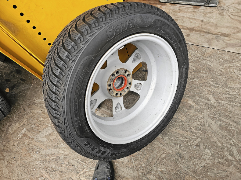 VOLVO 16 TUM 4 SEASON,S HJUL