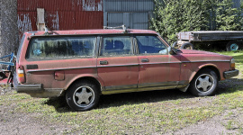 VOLVO 245