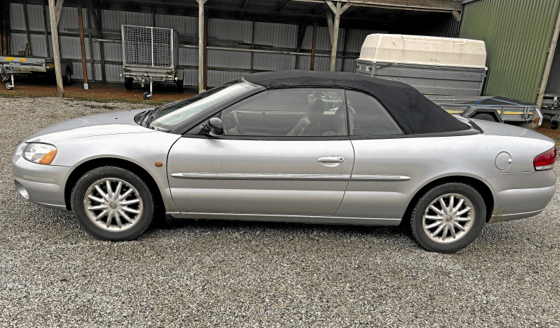 Chrysler Sebring cab