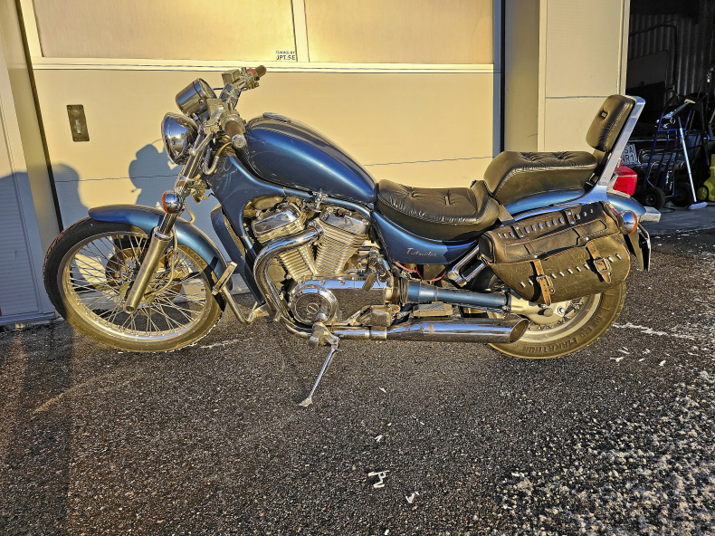 SUZUKI INTRUDER VS 750 cc