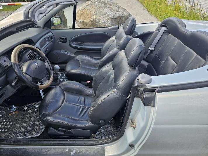 RENAULT MEGAN--KARMAN--CAB..