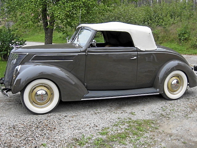 Ford delux cab