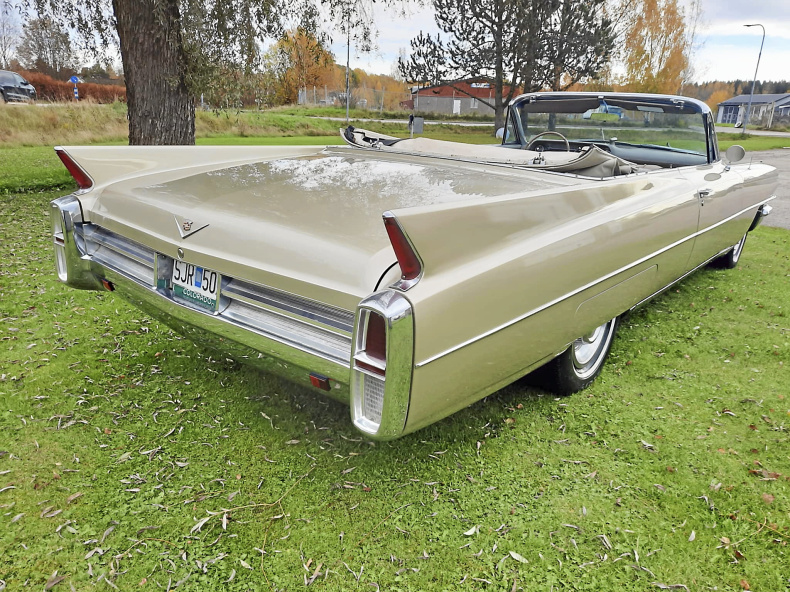 Cadillac Series 62 Convertible