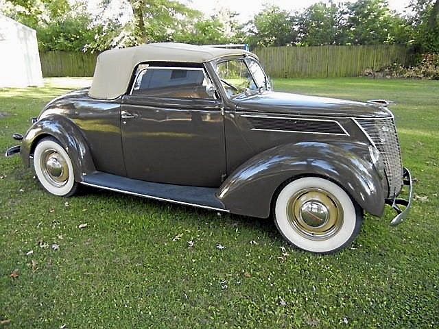 Ford delux cab