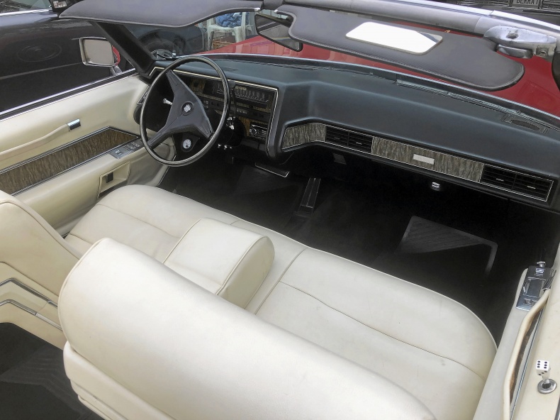 CADILLAC 