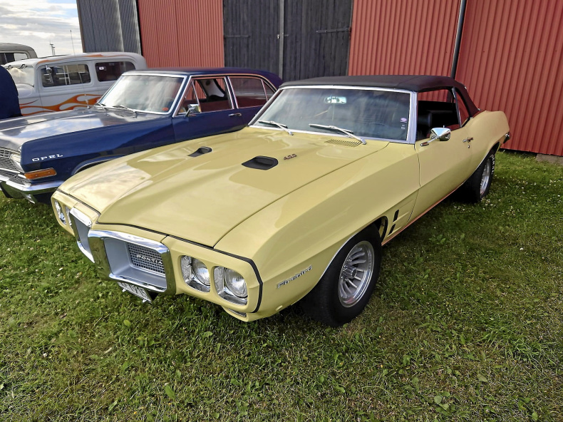 Pontiac Firebird 400
