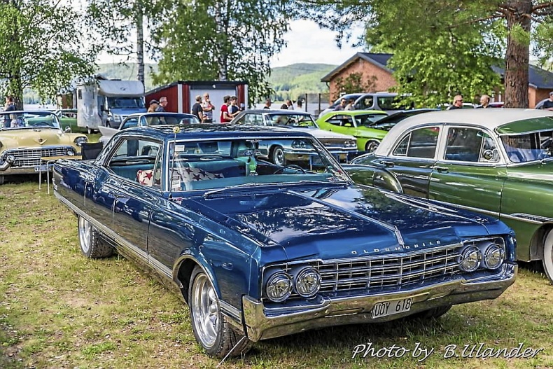 Oldsmobile 98              