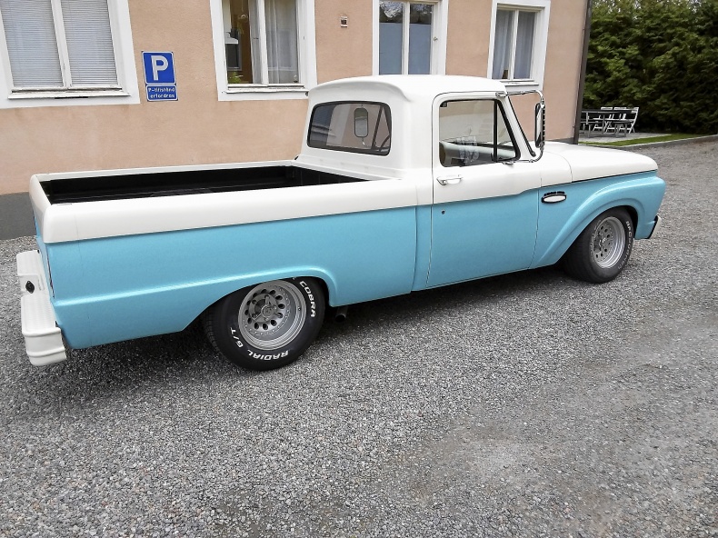 Ford F 100