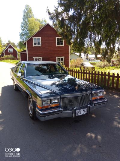 Cadillac Brougham