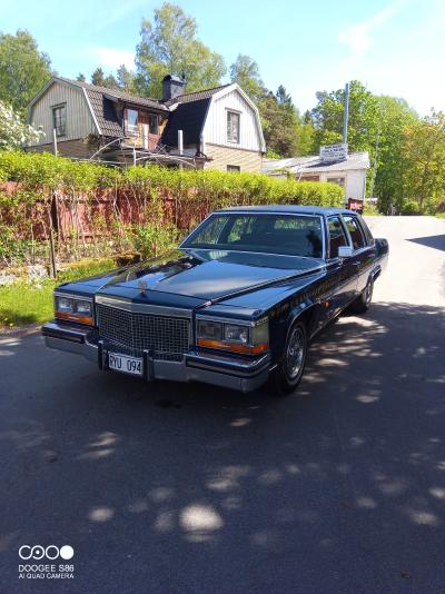 Cadillac Brougham