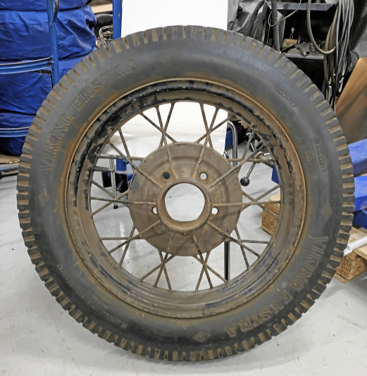 A-Ford däck, fälg m.m