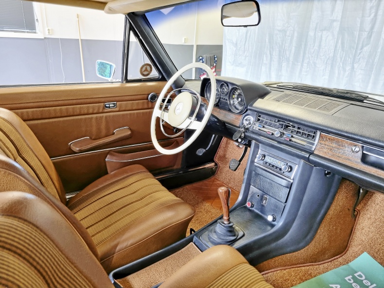 Mercedes 250 CE Coupe