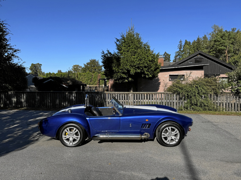 AC COBRA REPLIKA 5.7 V8 220 HK CHEVROLET 350