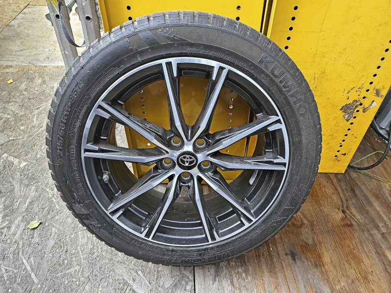 TOYOTA 17 TUM VINTERHJUL