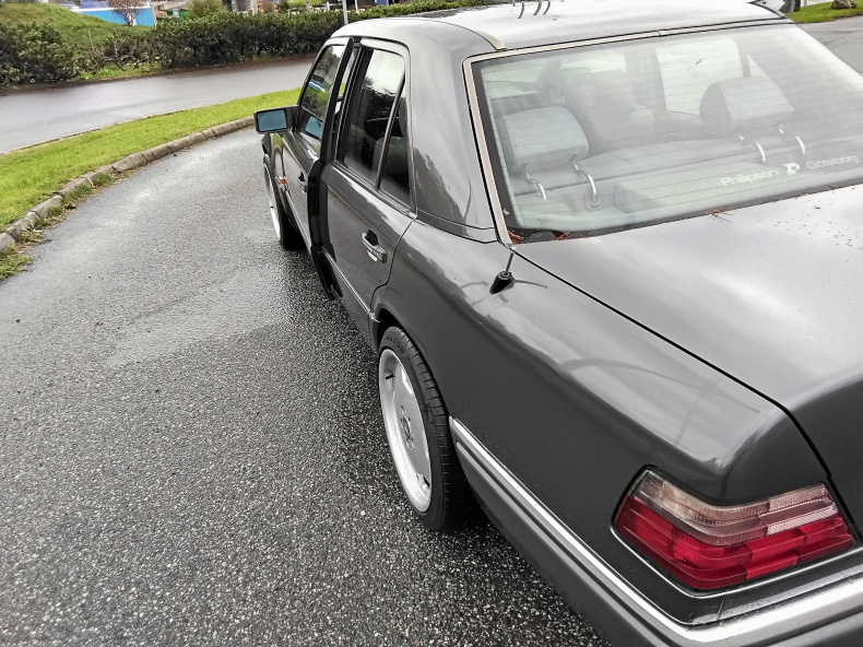 Mercedes E200 automat