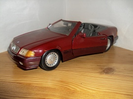 1:18 Mercedes 500 SL Cab. -89