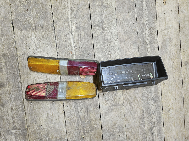 Instrument och bakljus Volvo 245