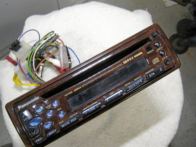 Panasonic bilstereo med  "Träfront"