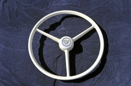 Vit bakelitratt från Volvo F89