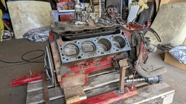 400 V8 motor