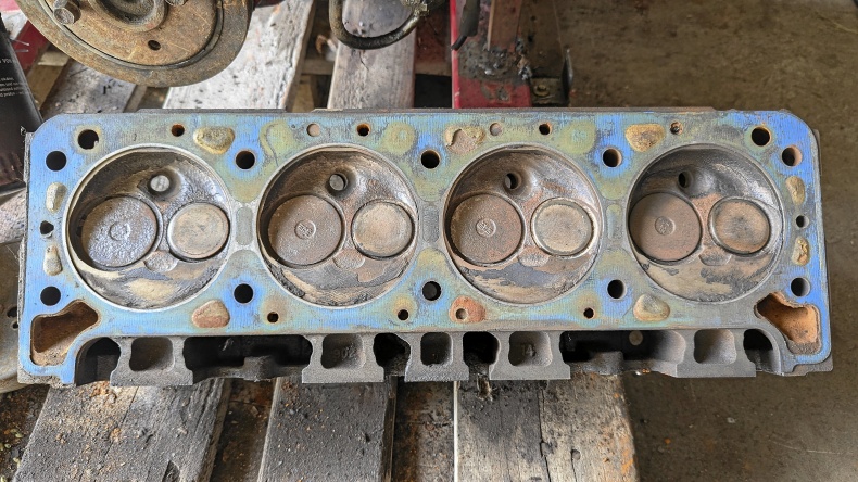400 V8 motor