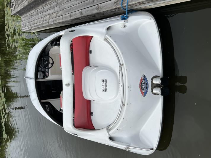 Glastron CSS 19 V8 320 hk Ev byte