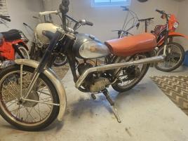 Monark blue fighter