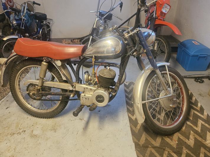 Monark blue fighter