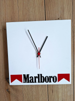 Väggur Marlboro.