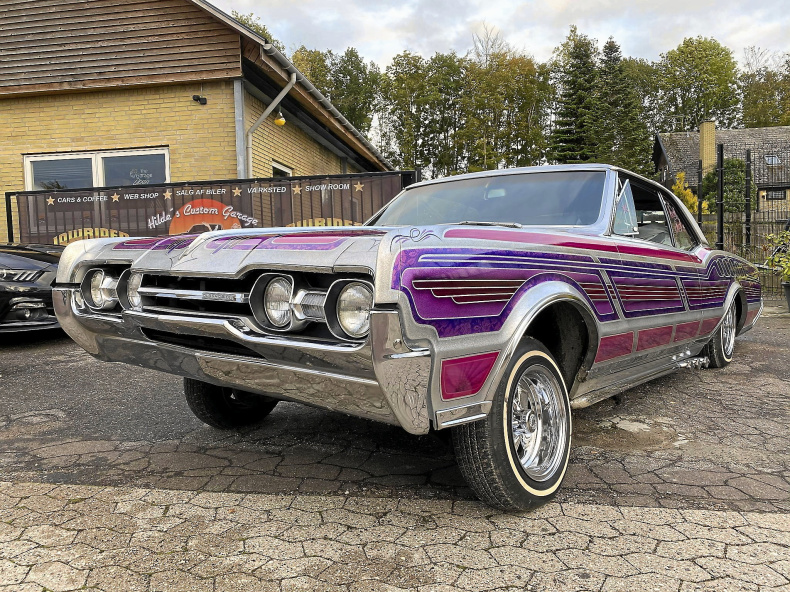Oldsmobile Cutlass LOWRIDER