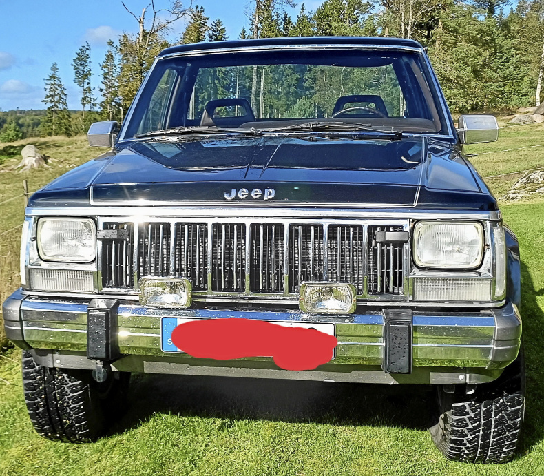 Jeep Comanche Laredo