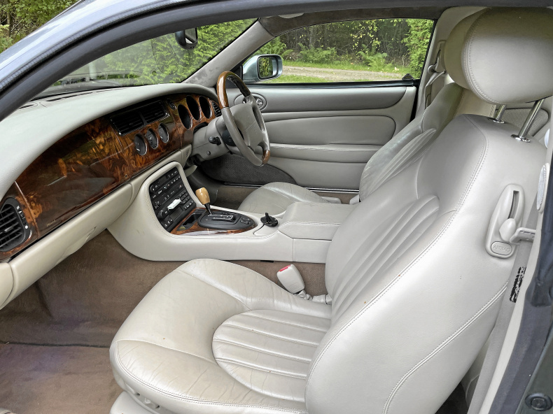 Jaguar XK8