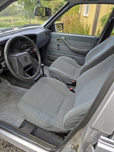 Ascona 1.8