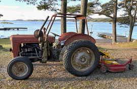 Traktor Massey Ferguson 35 med betesputs