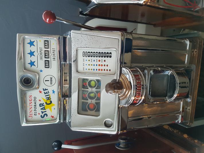 ENARMADE BANDITER MED MERA.