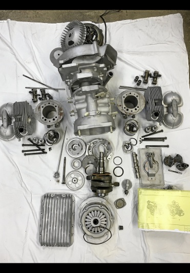 BMW 700 cc 2-cyl. bilmotor 60-tal