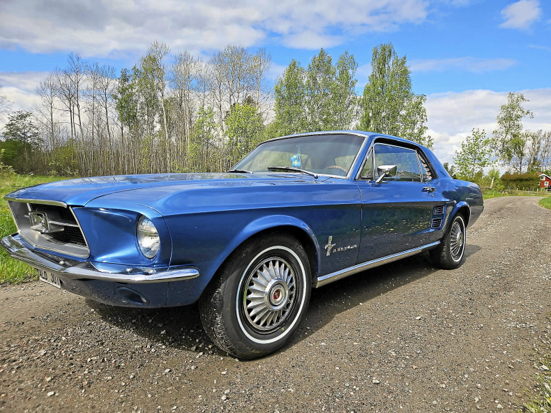 Ford Mustang hardtop