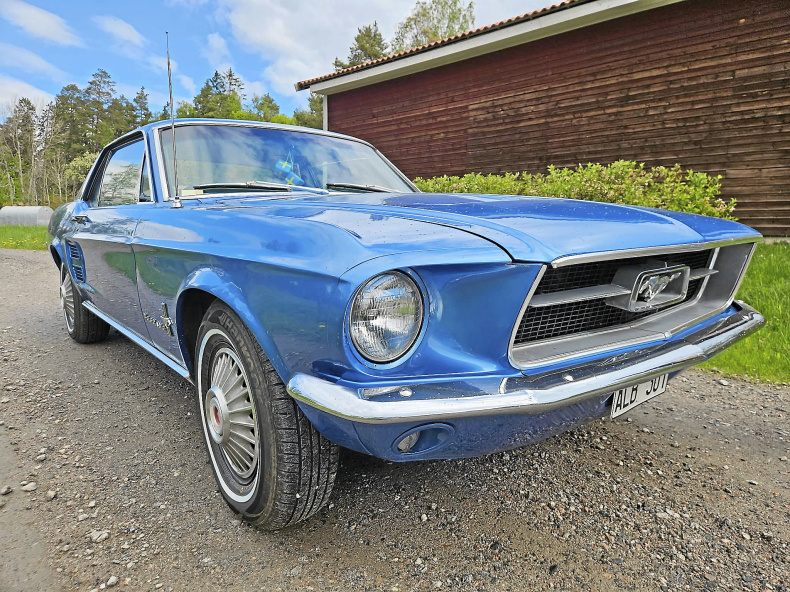 Ford Mustang hardtop