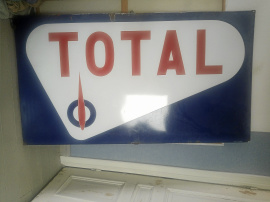 EMALJSKYLT FRÅN BUSSUM