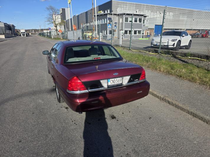 Ford Crown Victoria LX