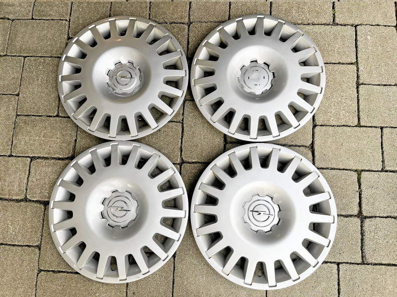 4 st Opel 15" navkapslar