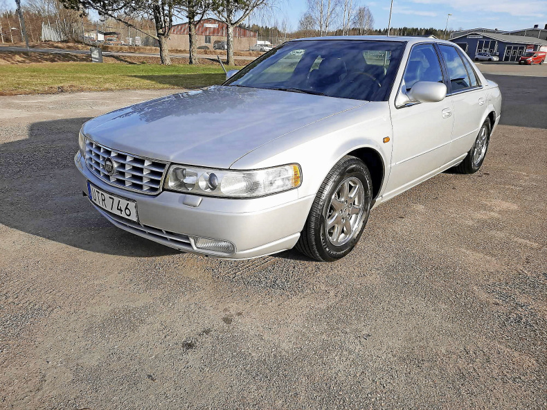 Cadillac STS