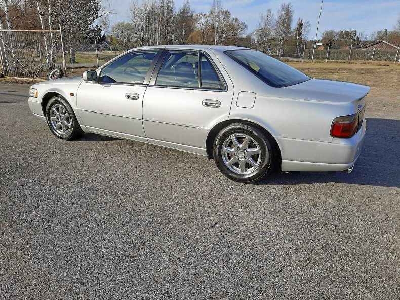 Cadillac STS