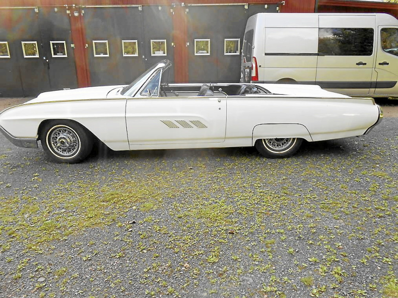 Ford Thunderbird Cab