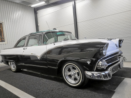 Ford Fairland Crown Victoria