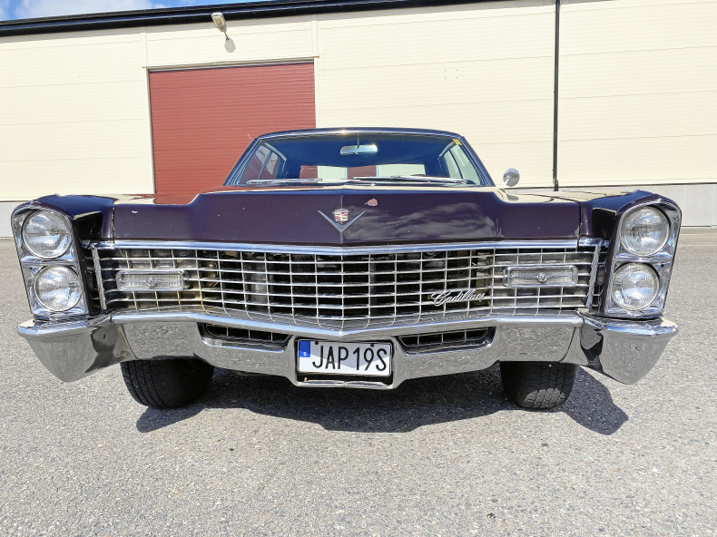 Cadillac Sedan De Ville