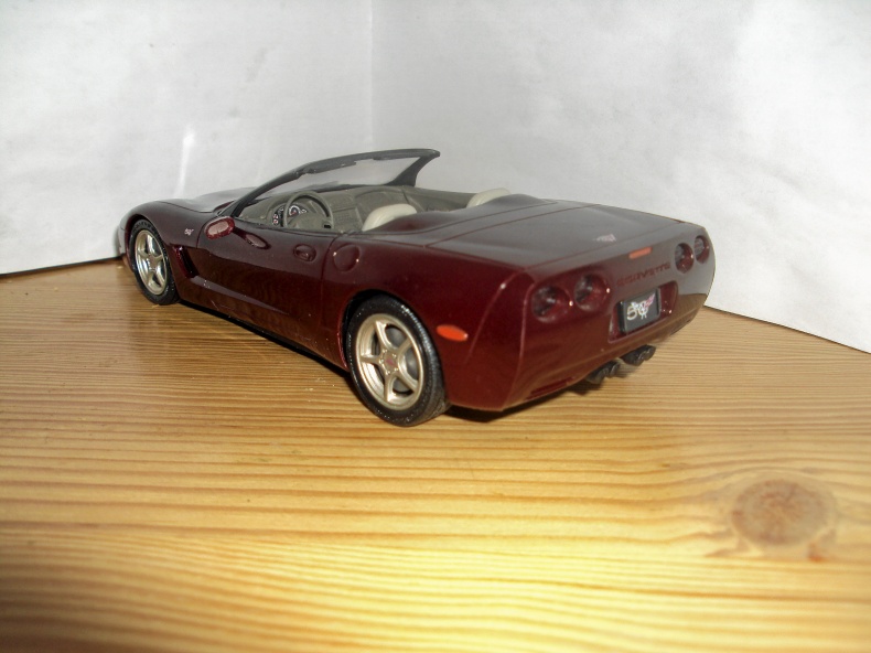 1:24 Chevrolet Corvette -03